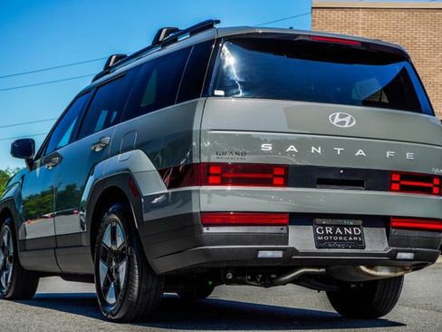 Certified 2025 Hyundai Santa Fe SEL FWD image 11