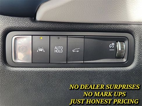 Used 2025 Chevrolet Equinox EV LT w/ Convenience Package II image 17