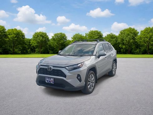 Used 2024 Toyota RAV4 XLE Premium image 3