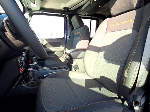 New 2026 Jeep Gladiator Mojave image 15