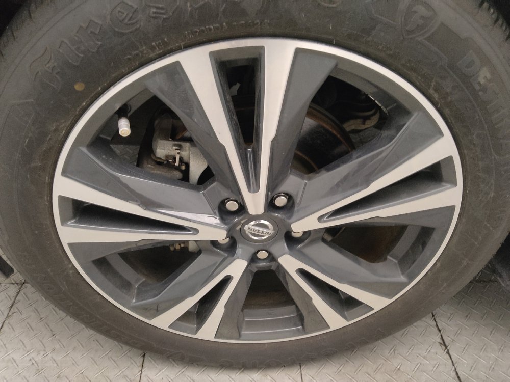 Used 2020 Nissan Pathfinder Platinum w/ Cargo Package FWD image 31
