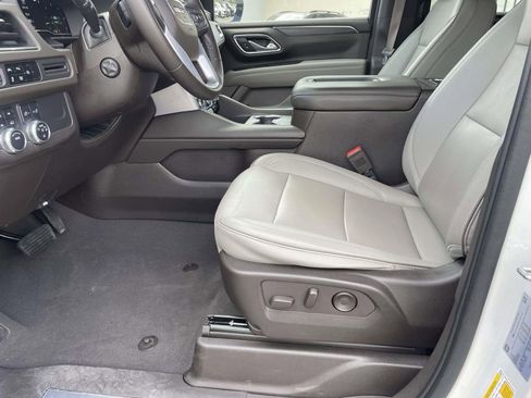 Used 2023 GMC Yukon SLT w/ SLT Luxury Package image 20