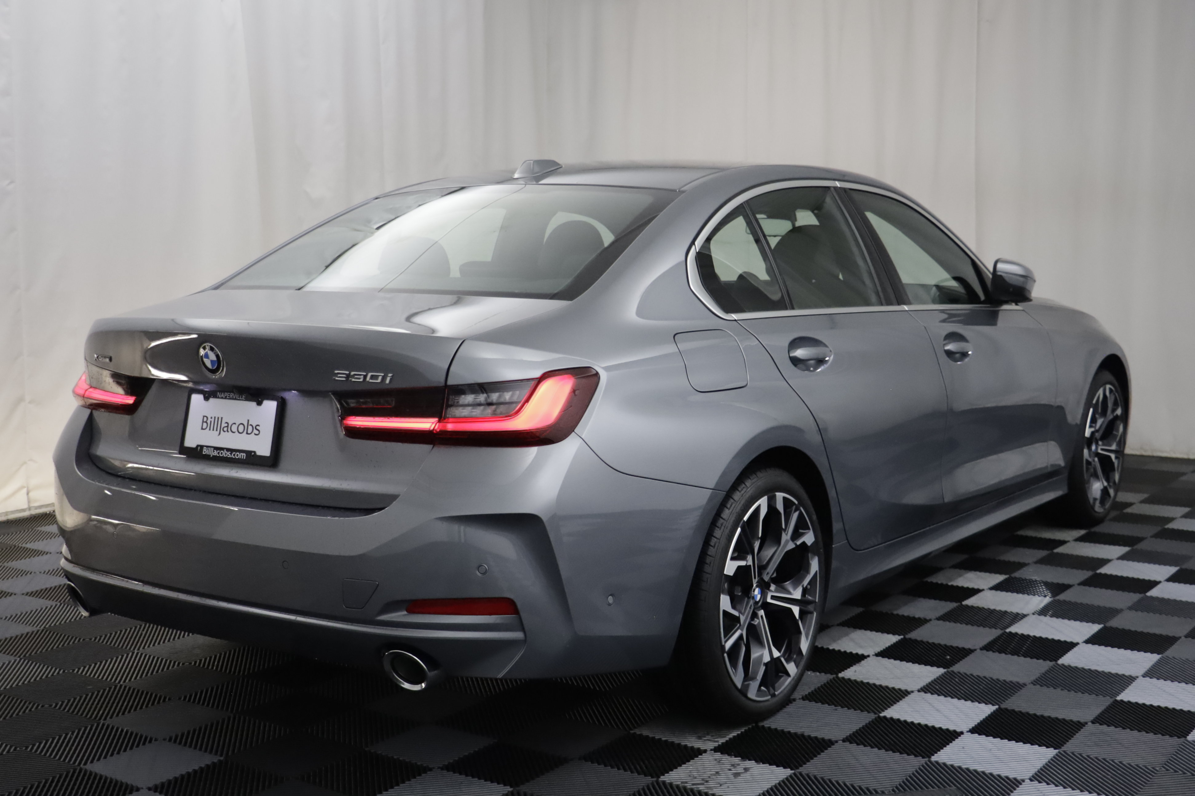 Used 2026 BMW 330i xDrive Sedan AWD/4WD image 16