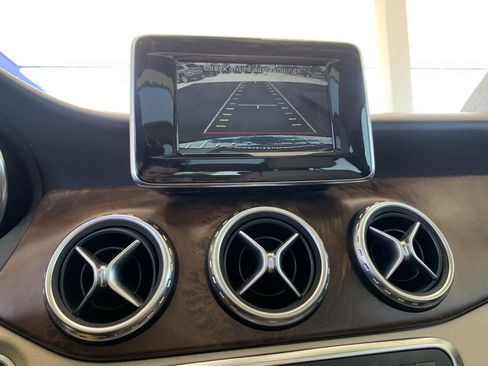 Used 2015 Mercedes-Benz GLA 250 image 16