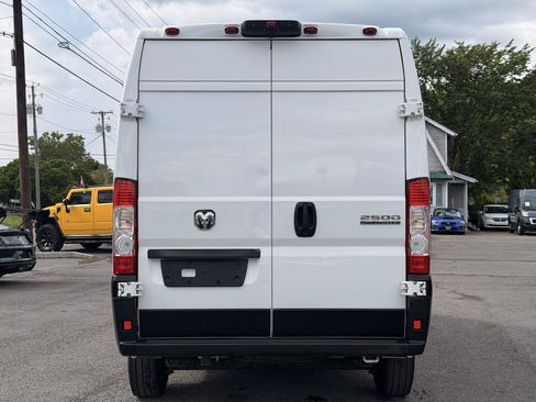 Used 2025 RAM ProMaster 2500 w/ Convenience Group FWD image 7