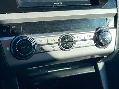 Used 2015 Subaru Outback 2.5i Limited image 14