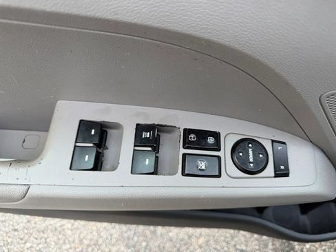 Used 2019 Hyundai Elantra SE FWD image 17