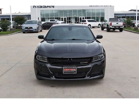 Used 2022 Dodge Charger SXT w/ Leather Interior Group image 8