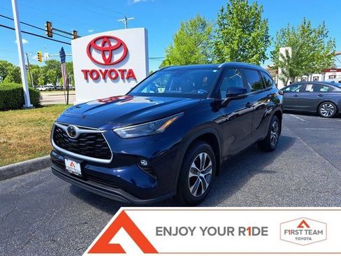 Used 2023 Toyota Highlander XLE AWD/4WD image 1