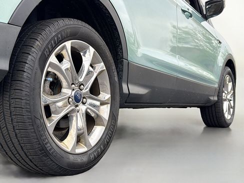 Used 2013 Ford Escape SEL FWD image 16