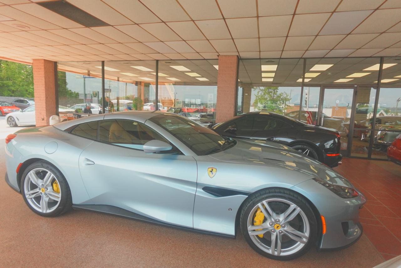Used 2019 Ferrari Portofino RWD image 40
