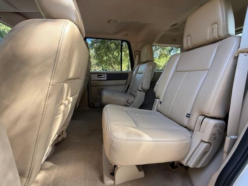 Used 2014 Ford Expedition XLT w/ Equipment Group 201A RWD image 22
