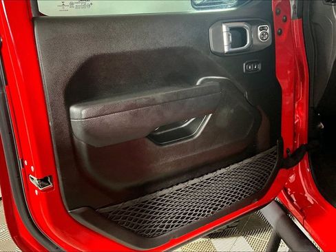 Used 2022 Jeep Gladiator Rubicon w/ LED Lighting Group AWD/4WD image 18