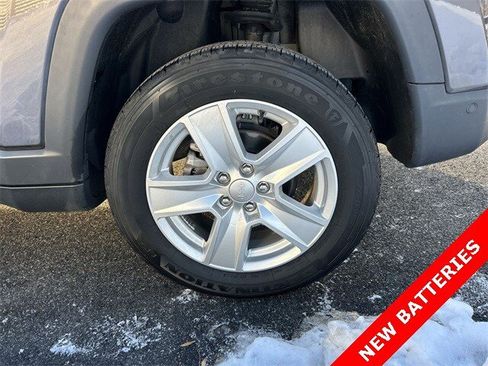 Certified 2022 Jeep Compass Latitude w/ Convenience Group image 11