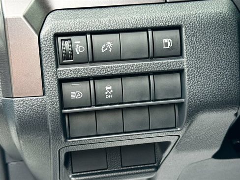 Used 2025 Toyota 4Runner SR5 AWD/4WD image 11