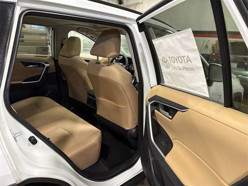 New 2025 Toyota RAV4 XLE image 20