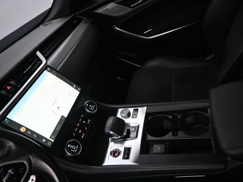 Used 2021 Jaguar F-PACE SVR AWD/4WD image 18
