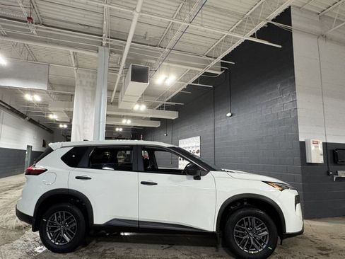 New 2026 Nissan Rogue S image 4