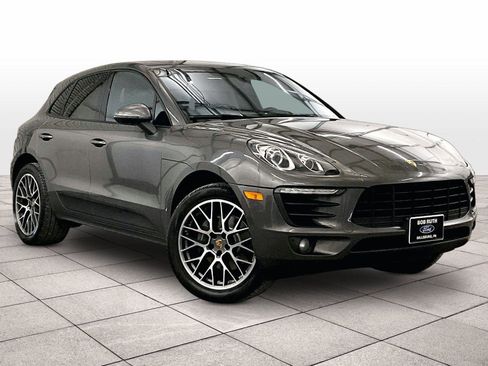 Used 2018 Porsche Macan AWD/4WD image 2