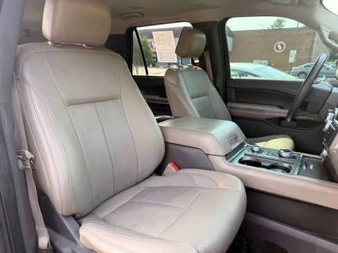 Used 2018 Ford Expedition Max XLT w/ Equipment Group 202A AWD/4WD image 10