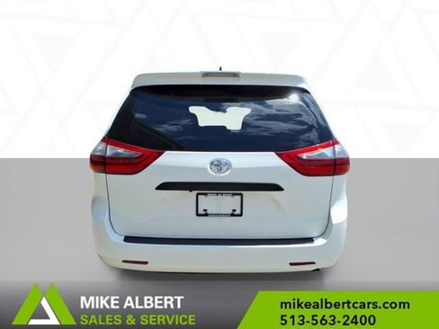 Used 2020 Toyota Sienna L FWD image 6