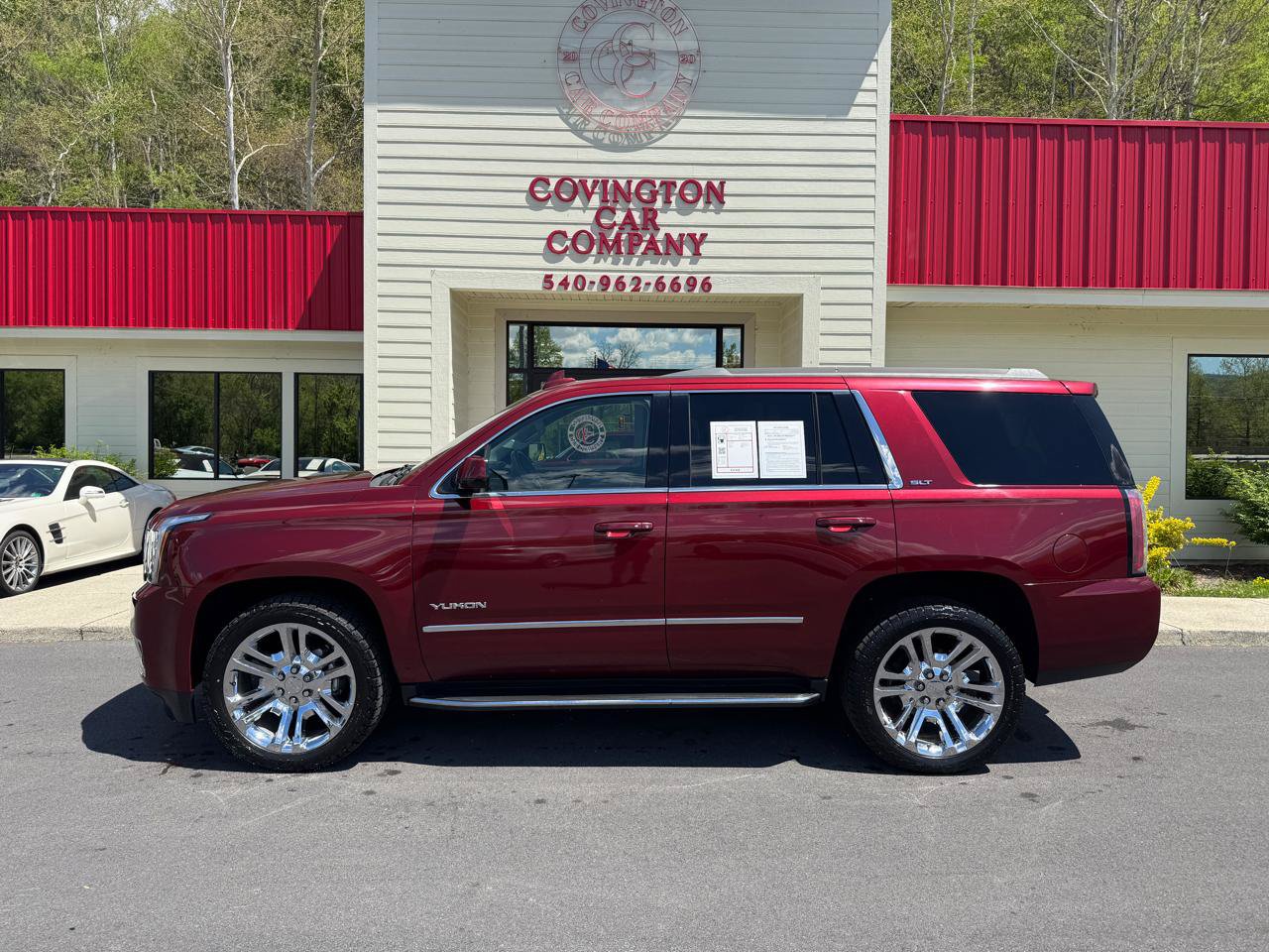 Used 2018 GMC Yukon SLT w/ Premium Edition AWD/4WD image 4