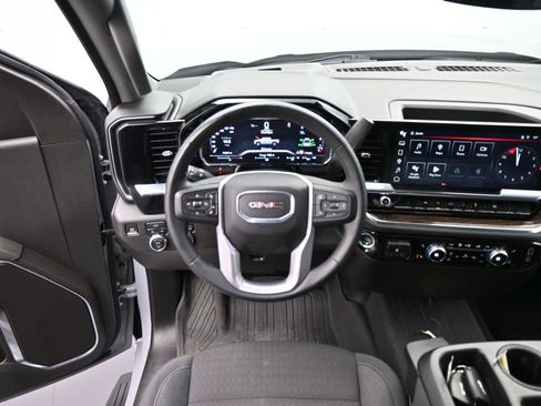 Used 2024 GMC Sierra 1500 Elevation image 18