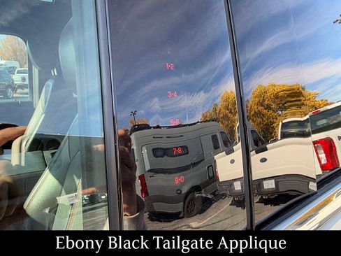 Used 2022 Ford Expedition Limited image 8