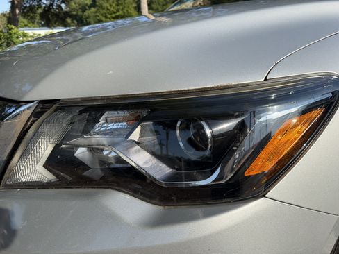 Used 2017 Nissan Pathfinder Platinum AWD/4WD image 11