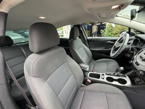 Used 2017 Chevrolet Cruze LS FWD image 35