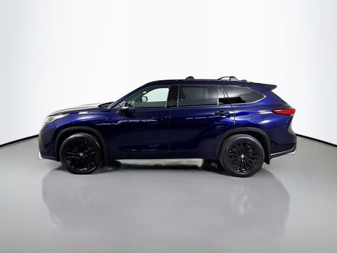 Used 2023 Toyota Highlander XSE image 2