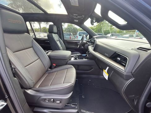 New 2026 Chevrolet Suburban High Country w/ Sun And Tow Package RWD image 22