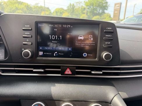 Used 2021 Hyundai Elantra SE FWD image 25