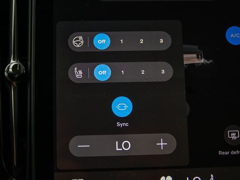 Certified 2025 Volvo XC90 B5 Plus image 29