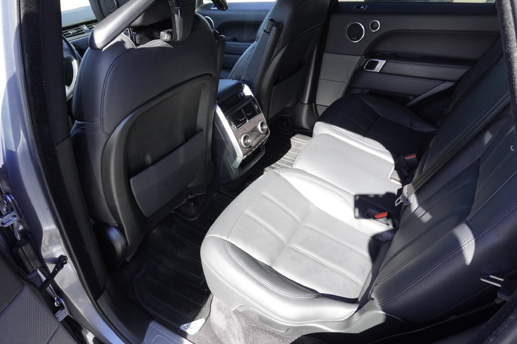 Used 2018 Land Rover Range Rover Sport HSE AWD/4WD image 29