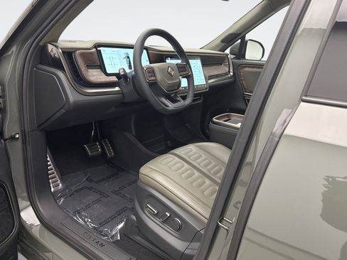 Used 2022 Rivian R1S Launch Edition image 10