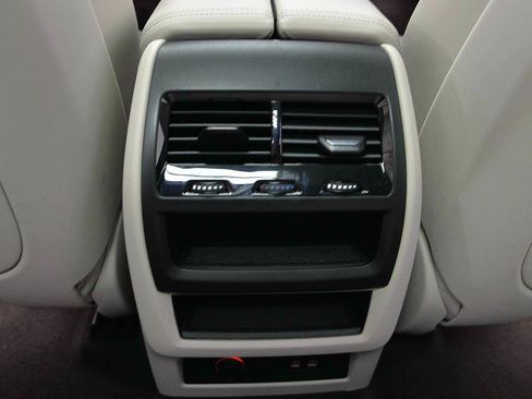 Used 2024 BMW X5 xDrive40i w/ M Sport Package AWD/4WD image 10