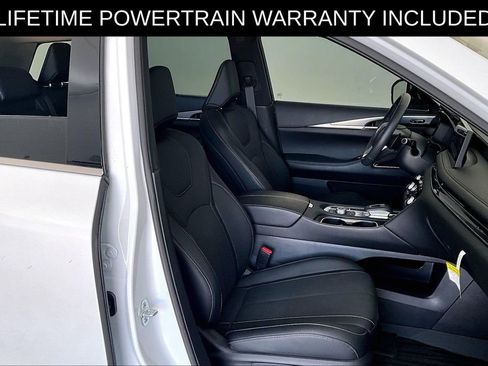 Certified 2026 INFINITI QX60 Luxe w/ Cargo Package FWD image 9