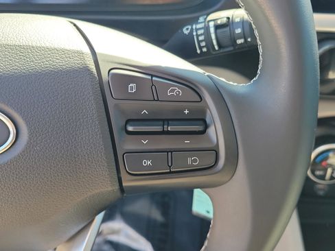 Certified 2023 Hyundai Venue SEL image 23