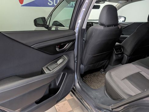 Used 2025 Subaru Outback Premium image 28