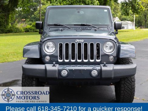 Used 2016 Jeep Wrangler Unlimited Sahara w/ Connectivity Group AWD/4WD image 4