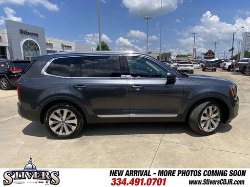 Used 2021 Kia Telluride EX w/ EX Premium Package FWD image 10