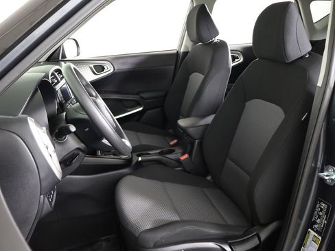 Used 2023 Kia Soul LX w/ LX Technology Package FWD image 27