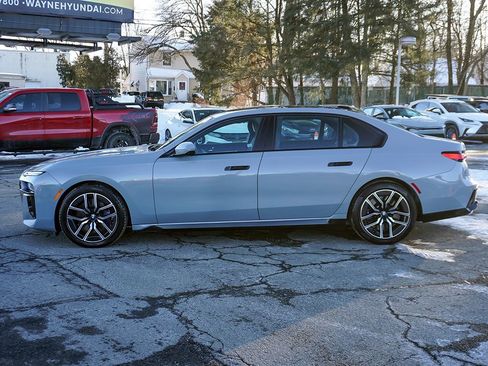 Used 2023 BMW 760i xDrive w/ Parking Assistance Package image 22