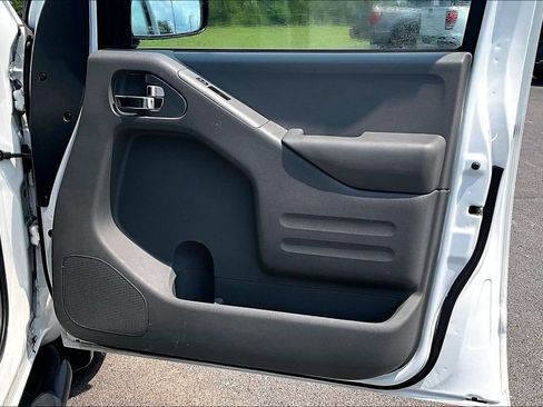 Used 2020 Nissan Frontier SV RWD image 30