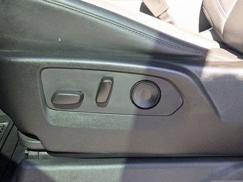 Used 2022 Chevrolet Silverado 1500 LTZ w/ Technology Package AWD/4WD image 19