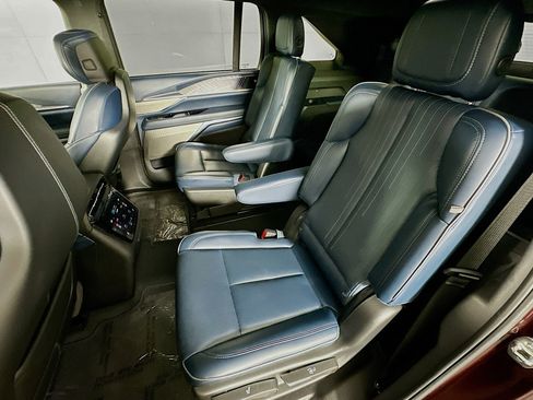 Used 2026 Cadillac Escalade IQ Sport 2 AWD/4WD image 9