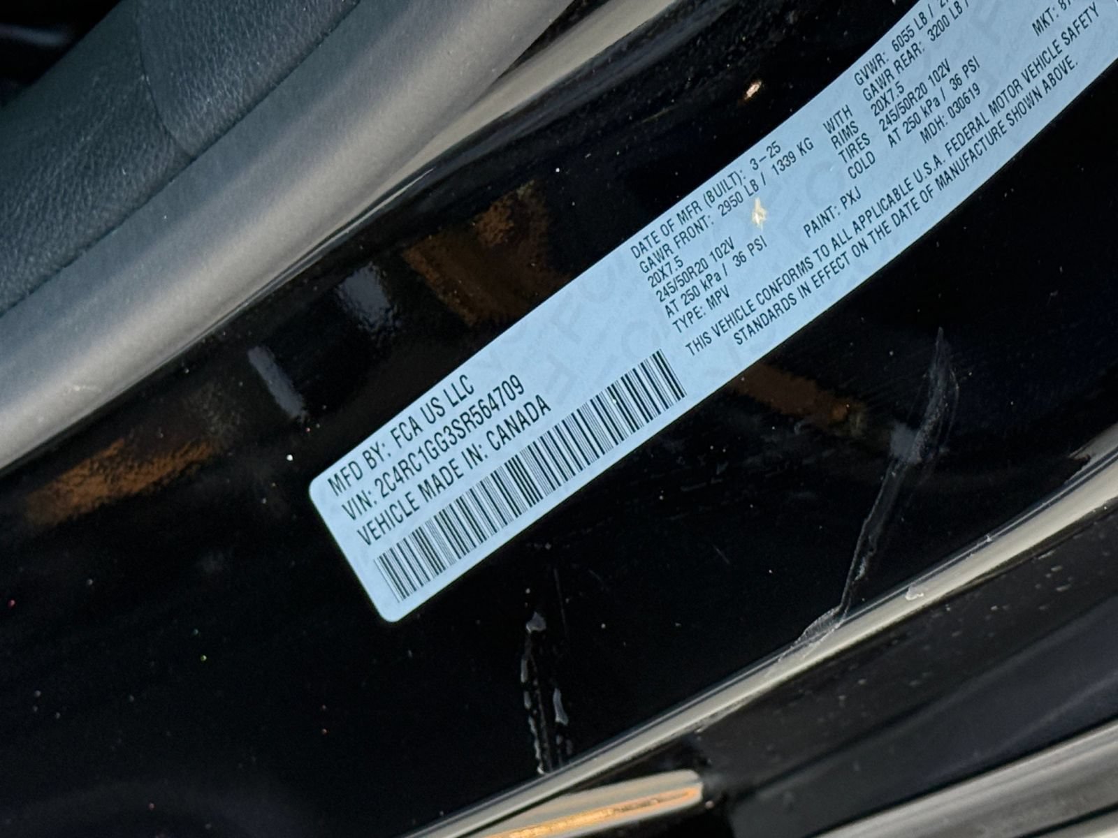 Used 2025 Chrysler Pacifica Limited FWD image 32