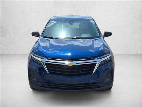 Used 2022 Chevrolet Equinox LS FWD image 2