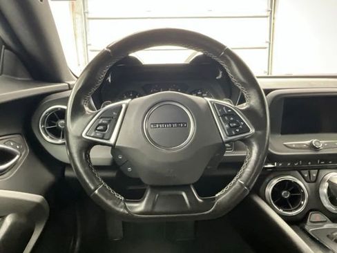 Used 2022 Chevrolet Camaro LT RWD image 8